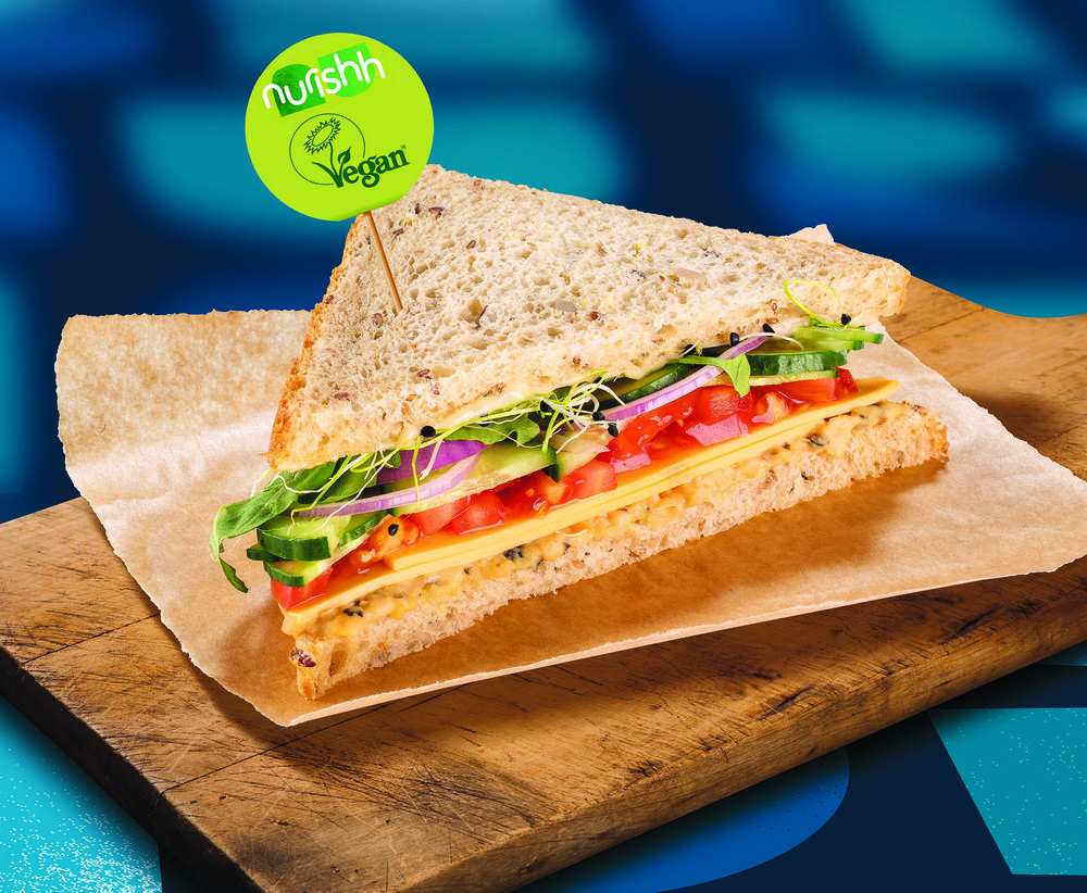 Gemüse-Tuna Club Sandwich